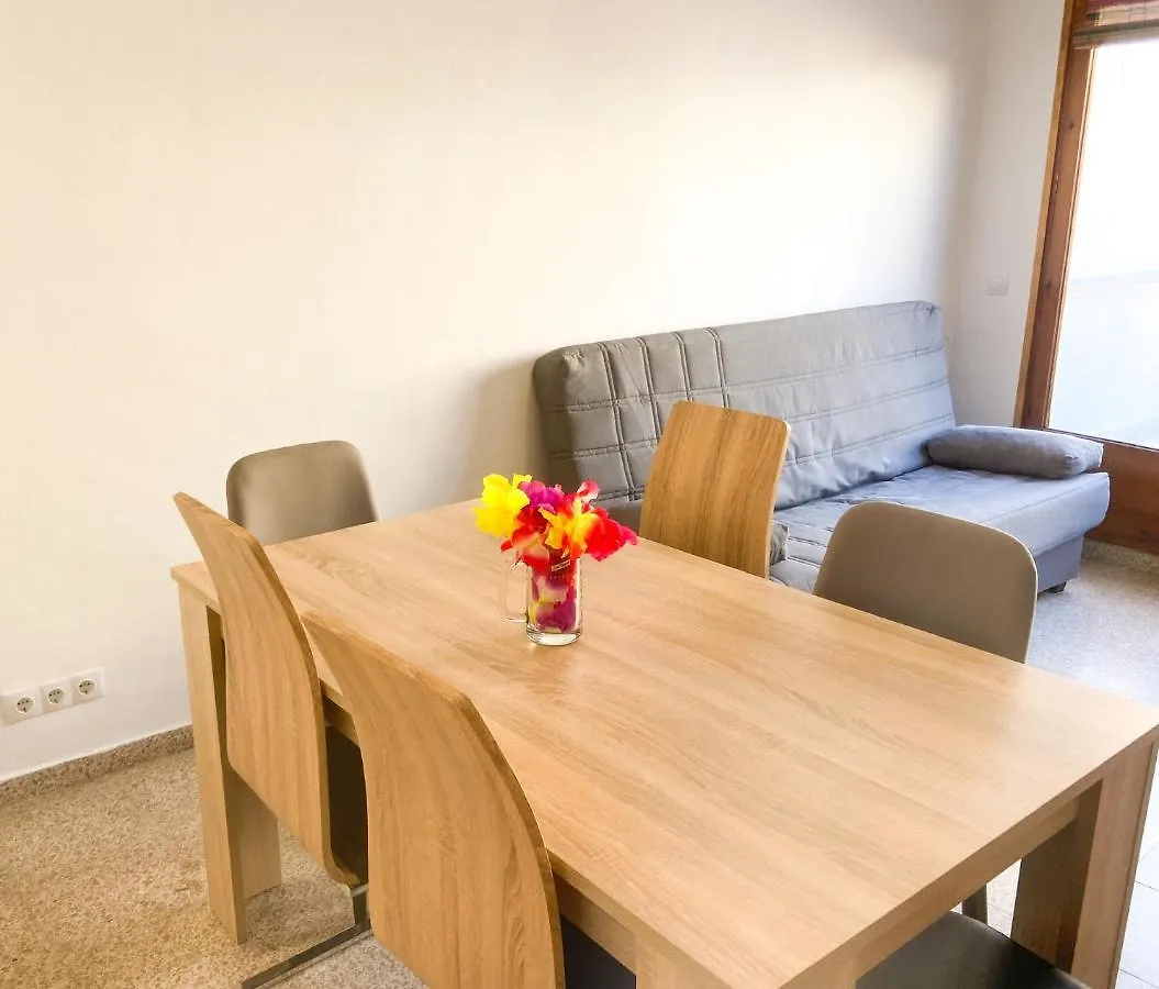 Elegant 2 Bedroom, Big Terrace 200M From Beach Lloret de Mar 0*,