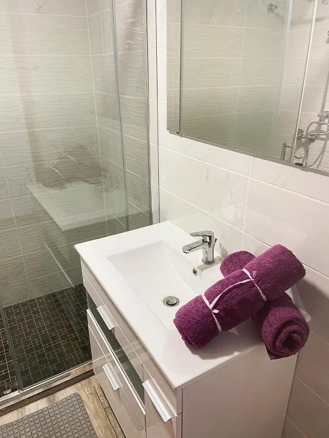 Elegant 2 Bedroom, Big Terrace 200M From Beach Lloret de Mar Spain