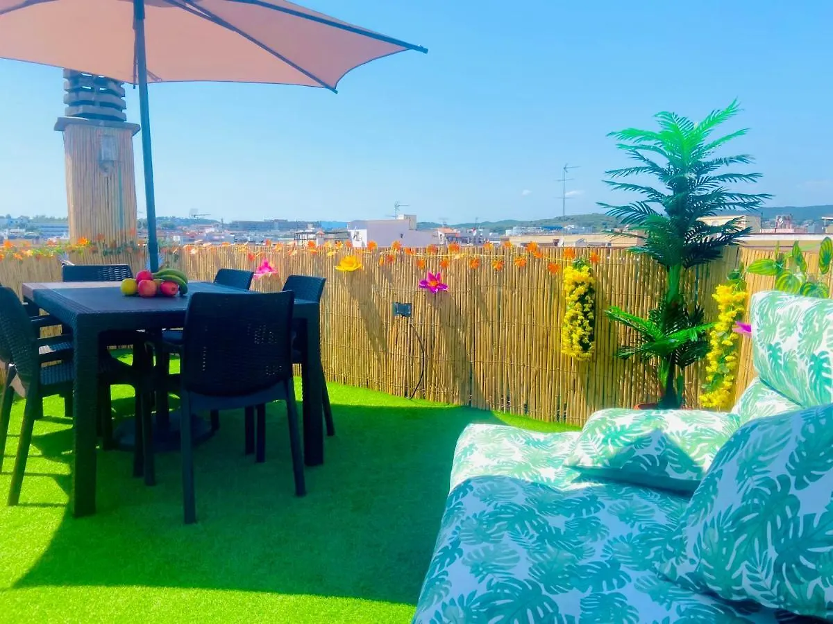 Apartment Elegant 2 Bedroom, Big Terrace 200M From Beach Lloret de Mar